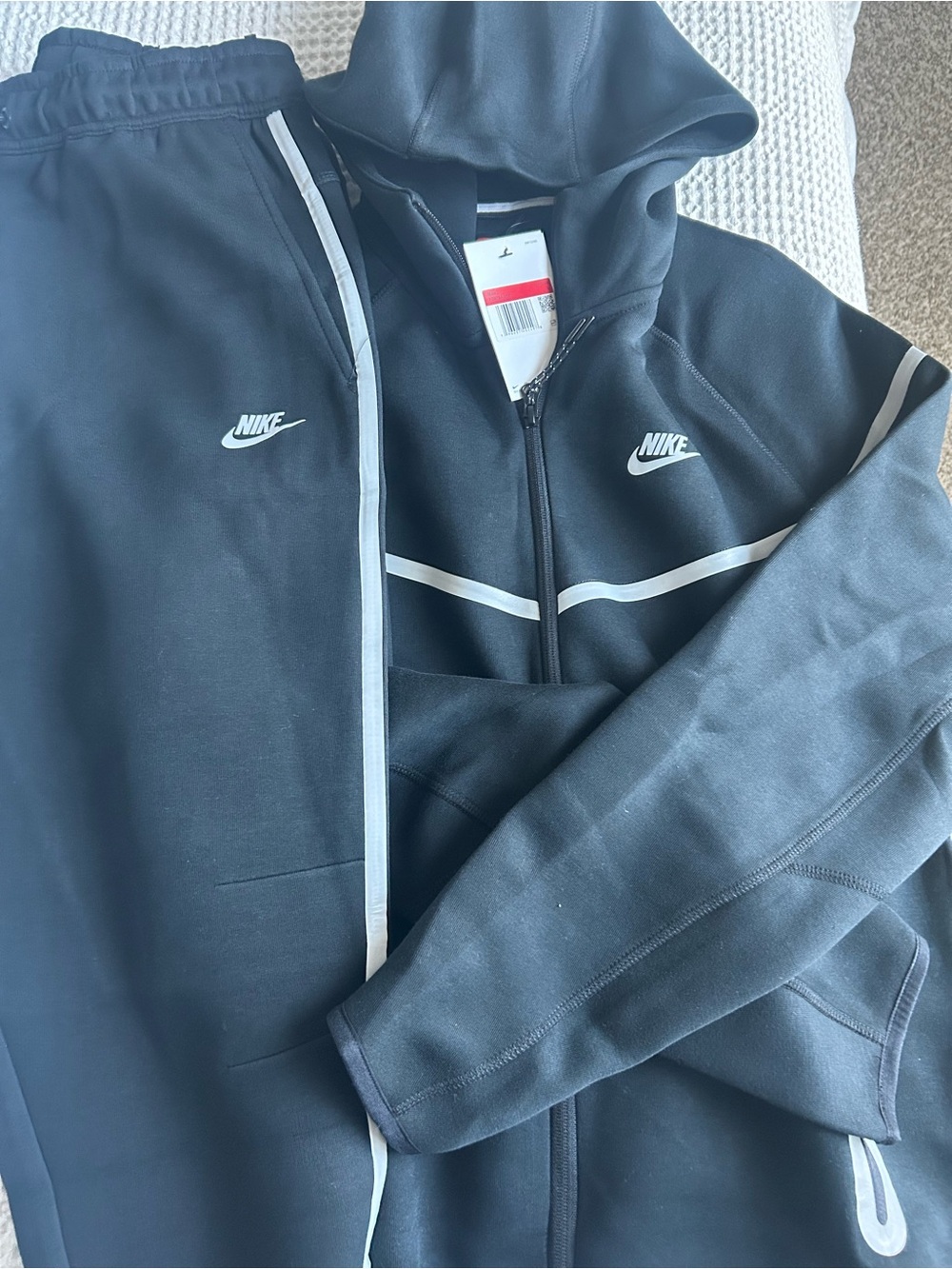 Nike Men's Black Nike Tech slim fit